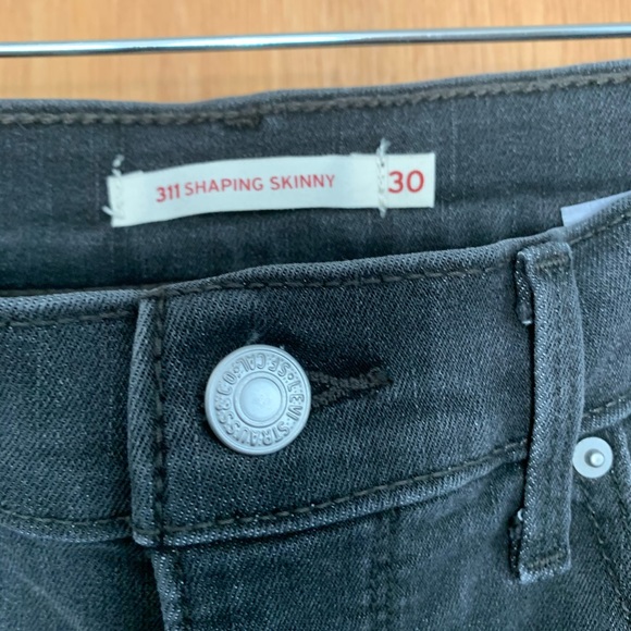 Levi’s Shaping Skinny Jeans - Picture 7 of 7